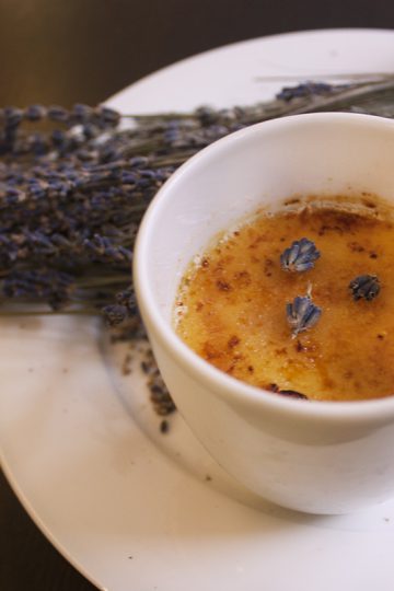 Lavender crème brûlée. Easy food recipes in best food and cooking blog