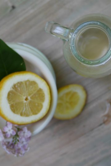 Lilac syrup. Cooking at home with step-by-step recipes.