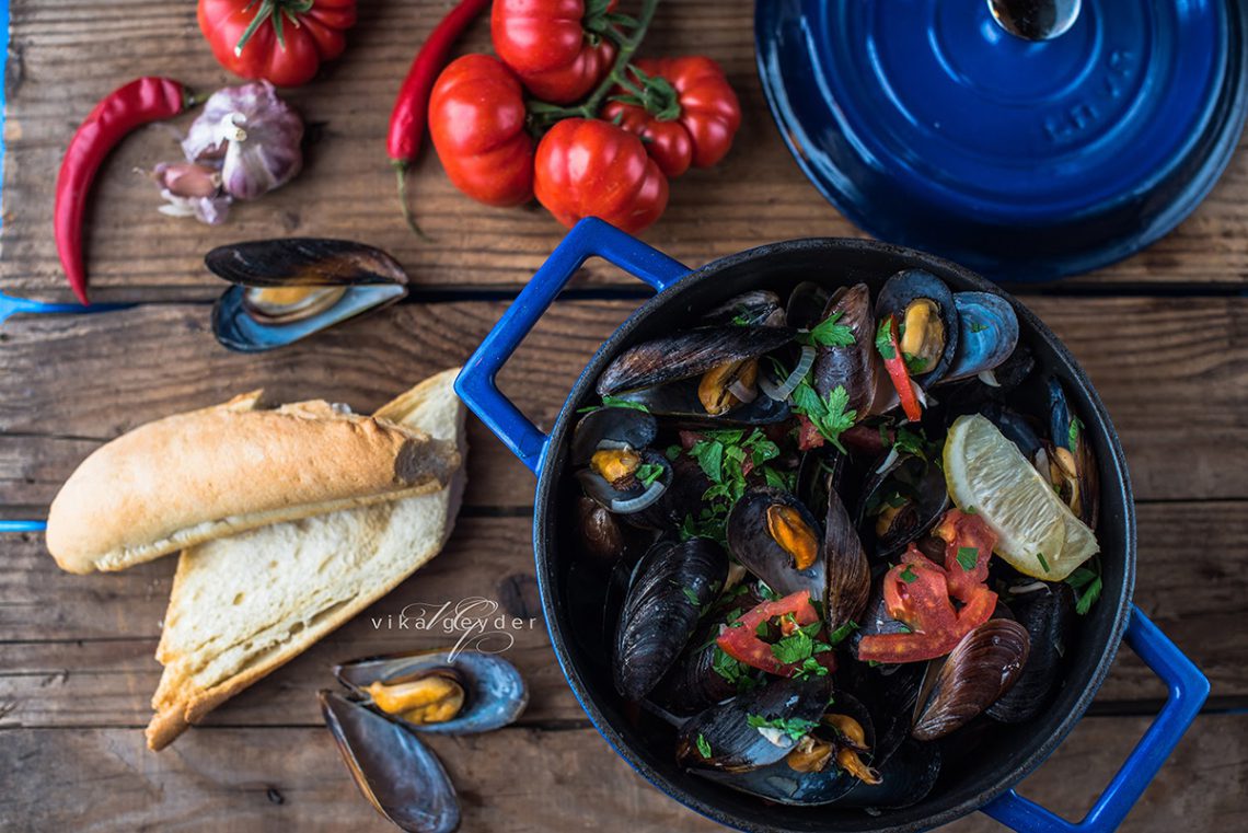 Odessa eats: local mussels. Maria Kalenska food blog, Odessa.