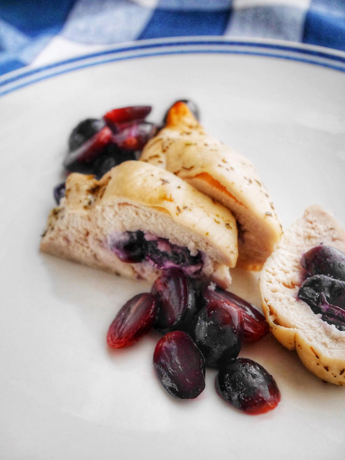 Chicken with goat cheese and grapes by Ivan. Best famous recipes in cooking at home blog