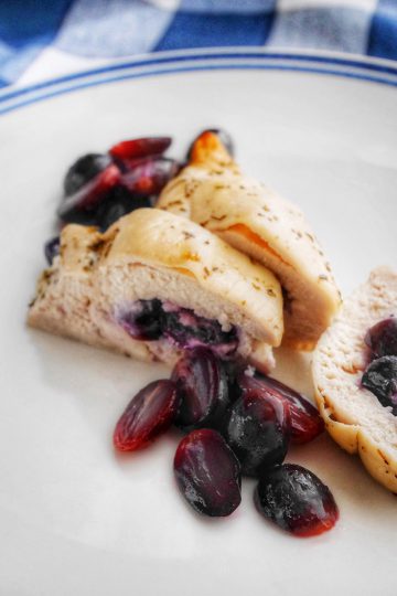 Chicken with goat cheese and grapes by Ivan. Best famous recipes in cooking at home blog