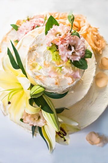 Lemon & elderflower cake from Harry and Megan’s wedding. Easy recipes and cooking tips in culinary blog