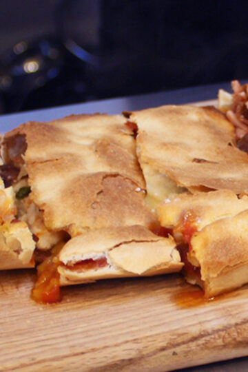 Pizza calzone. Best recipes with photos of tasty dishes.