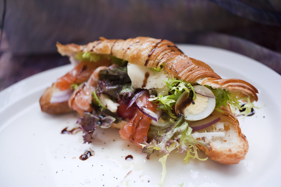 Salmon salad croissant. Recipes and tips for easy cooking.