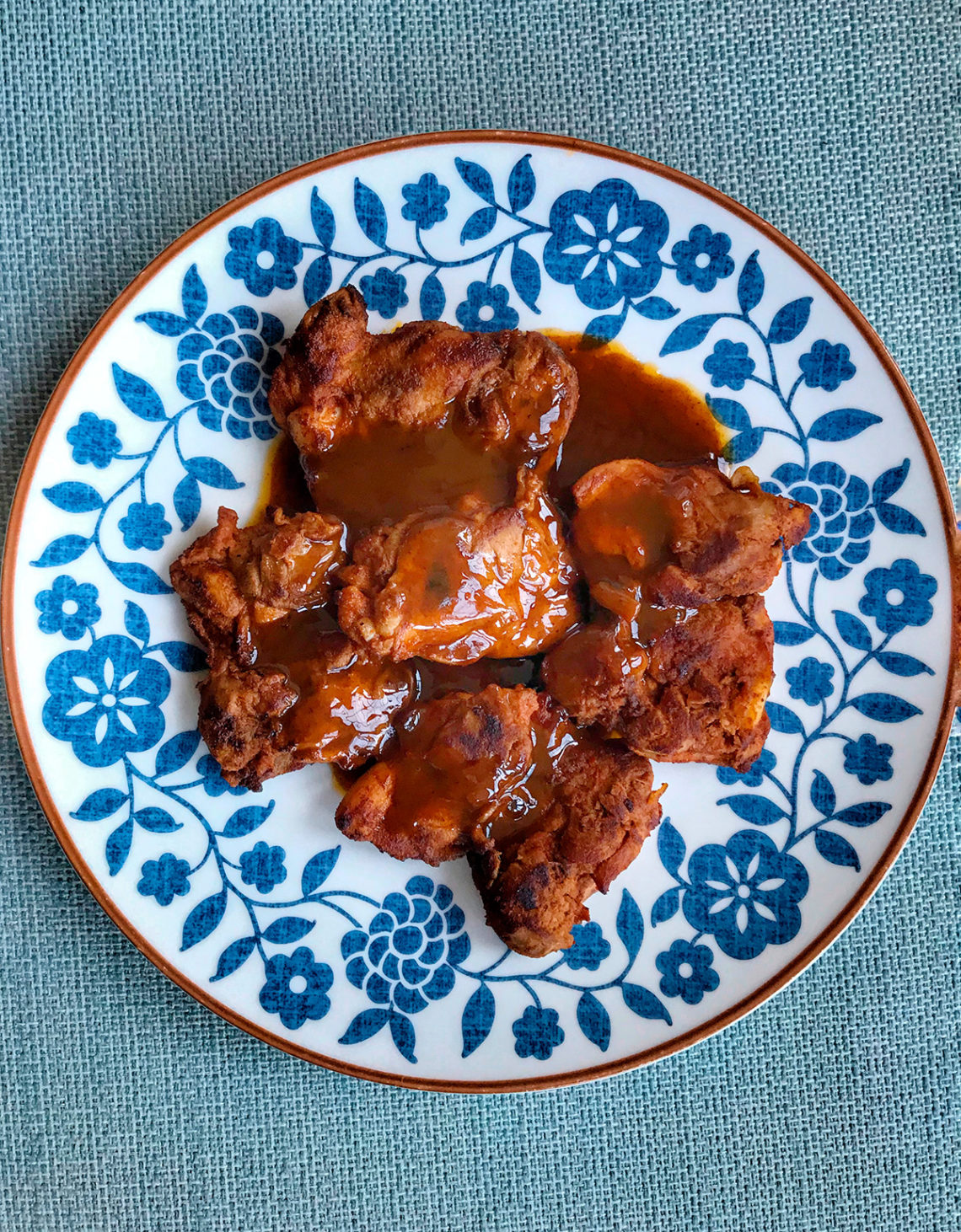 Spicy chicken with paprika by Andrei Velichko. Tasty recipes online from famous chefs.