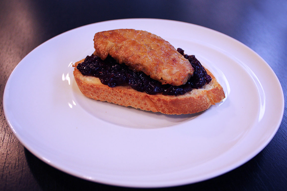 Foie gras toasts with red onion jam. Tasty recipes online from famous chefs.