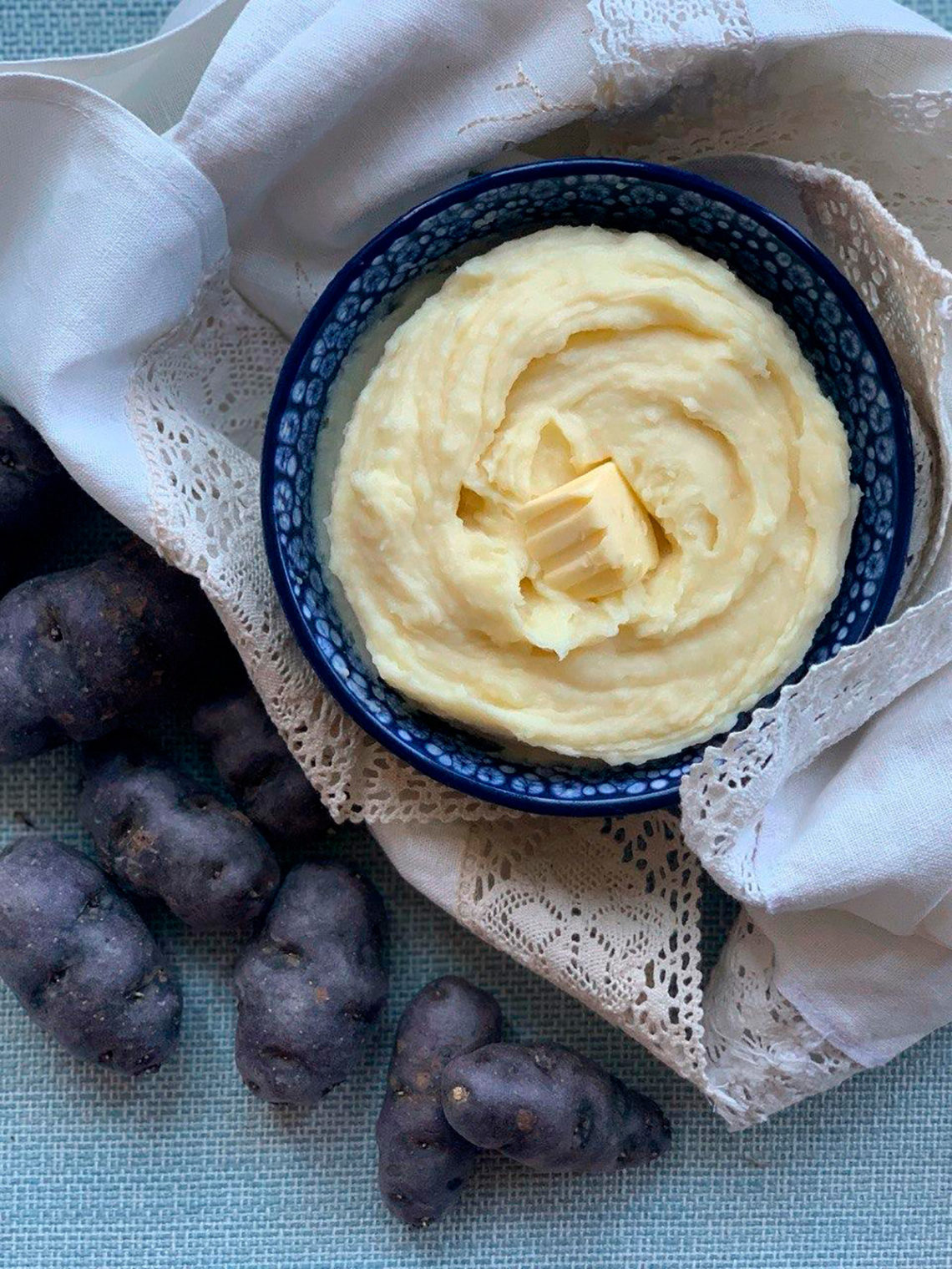 Joël Robuchon's mashed potatoes. Home cooking recipes with step-by-step photos.