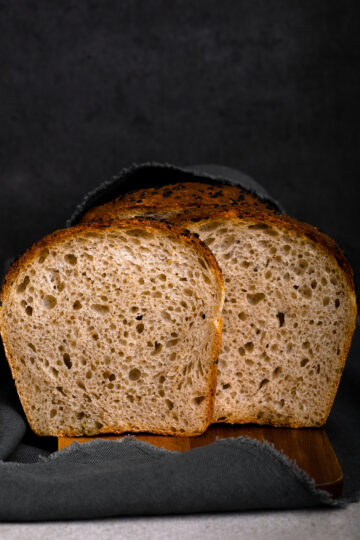 Simple spelt bread by Mykola Nevrev