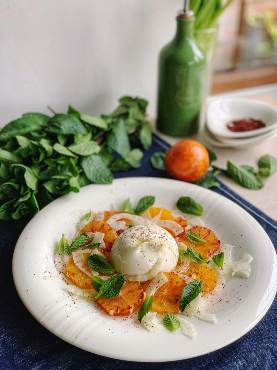 Burrata salad with Sicilian oranges. The best culinary blog for cooking at home.