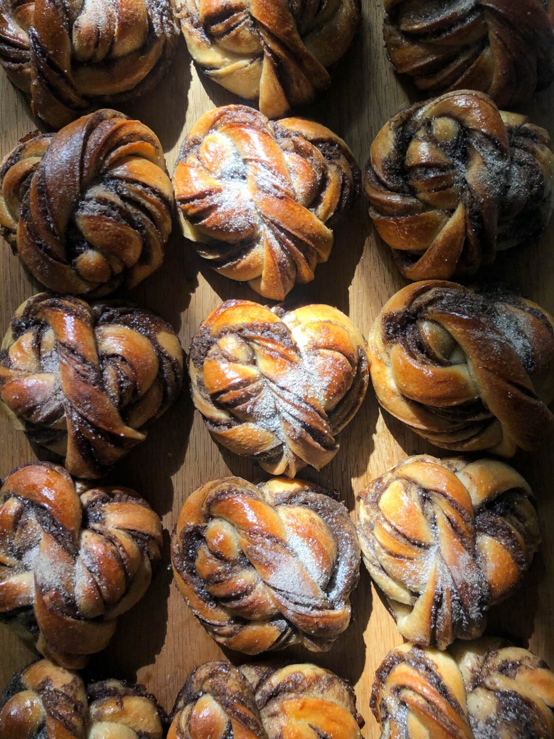 Scandinavian cardamom buns by Mykola Nevrev. The best culinary blog for cooking at home.