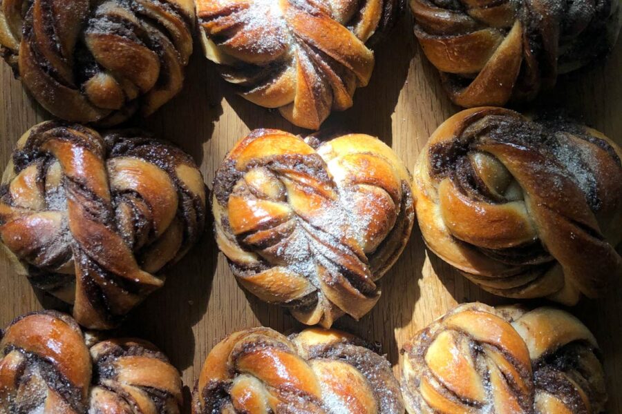 Scandinavian cardamom buns by Mykola Nevrev. The best culinary blog for cooking at home.