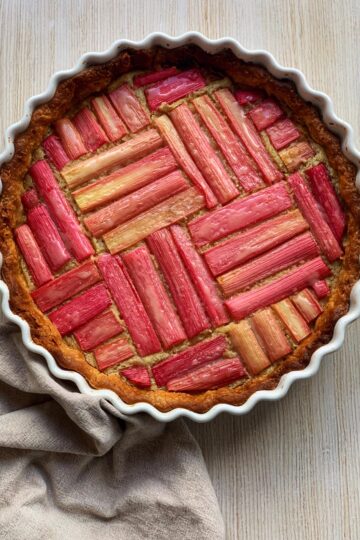 Rhubarb frangipane tart - cooking at home recipes by Maria Kalenska